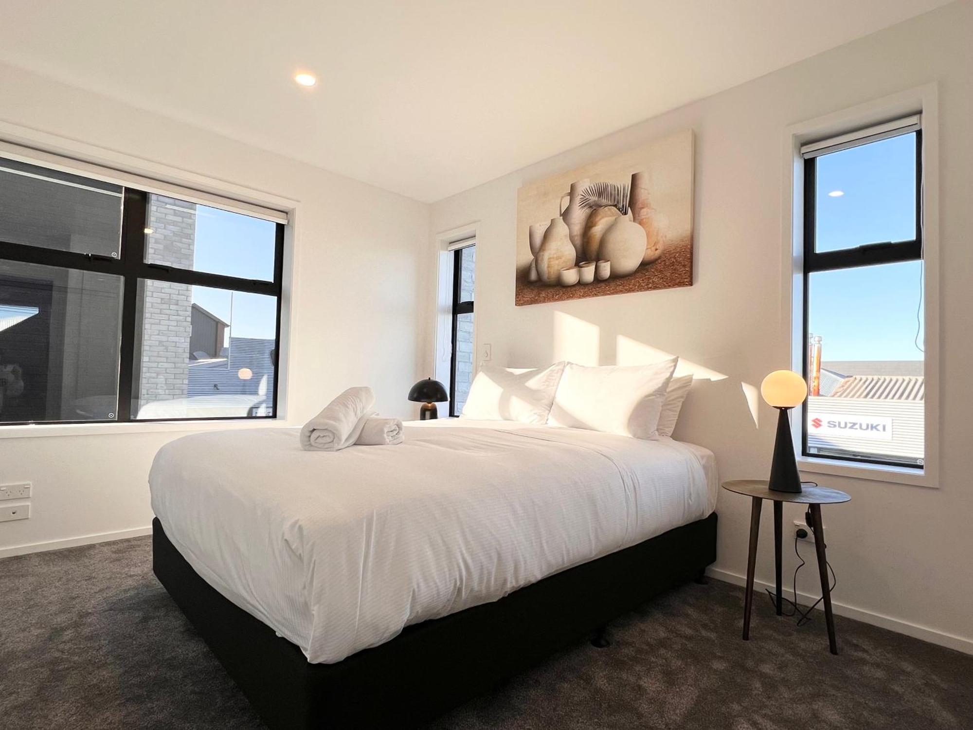 Apartment Incredible Luxury 3 Floors Townhouse High Ceiling