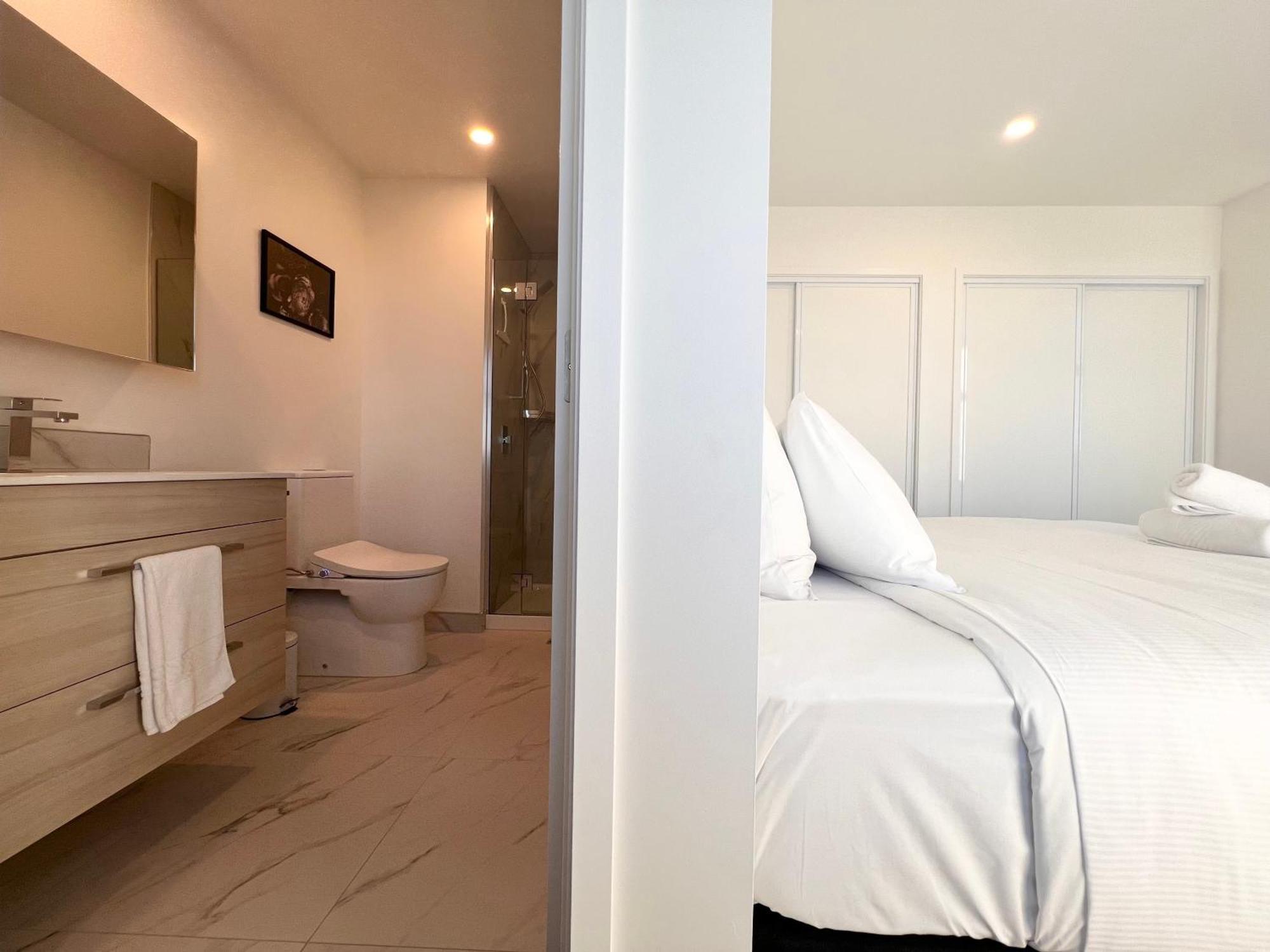 Apartment Incredible Luxury 3 Floors Townhouse High Ceiling