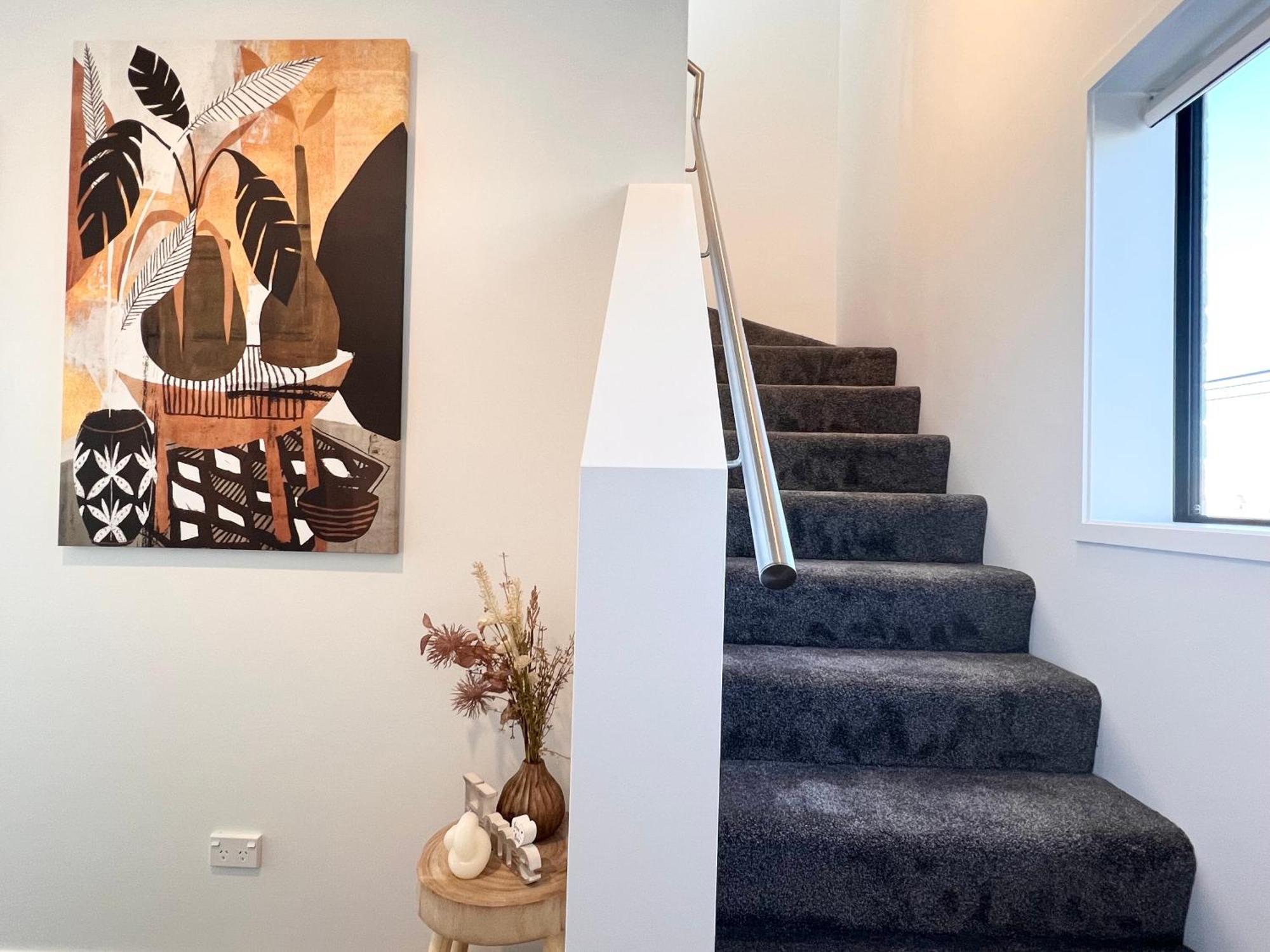 Incredible Luxury 3 Floors Townhouse High Ceiling Christchurch